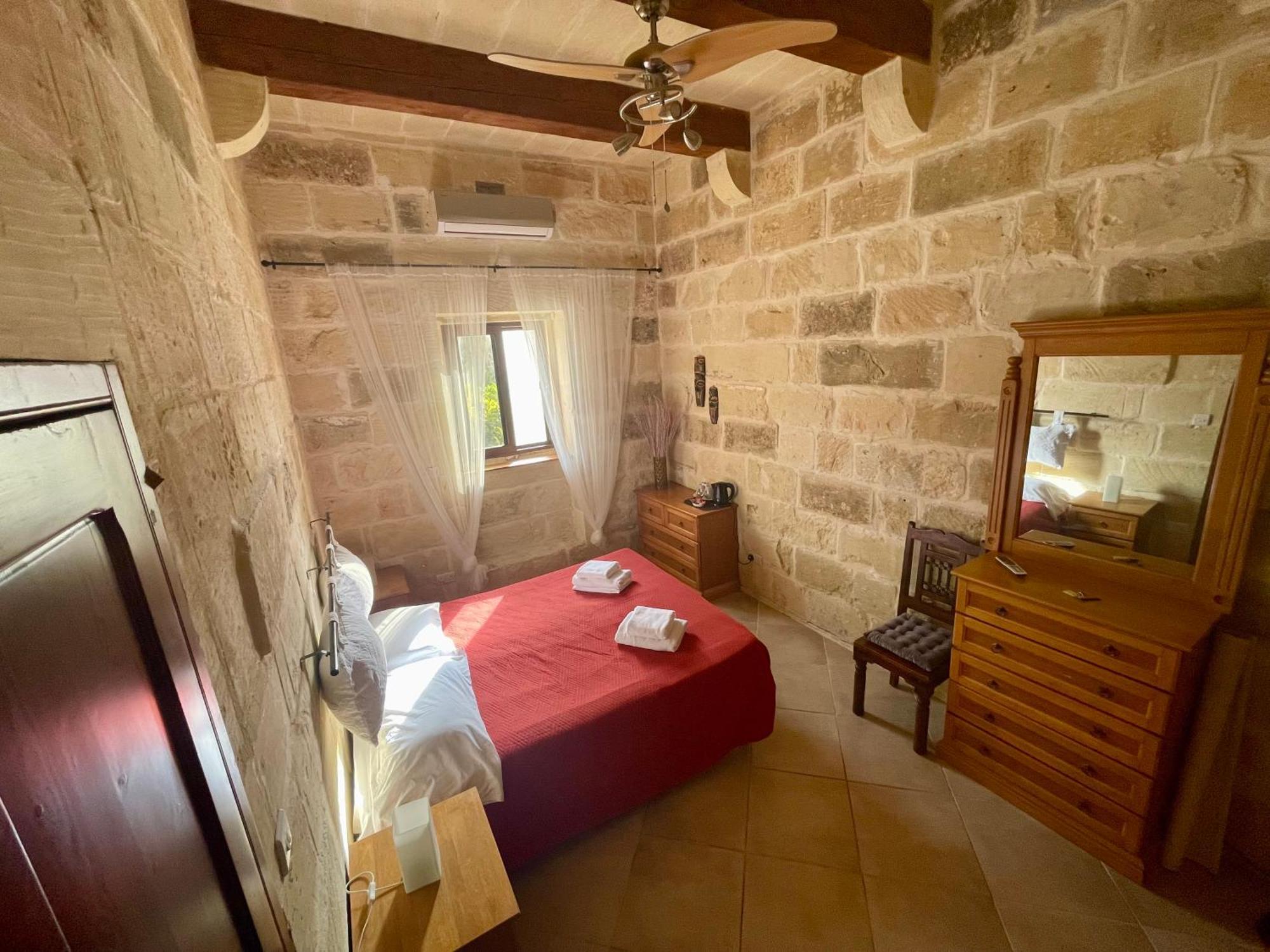 Gozo Ferrieha B&B Qala Zimmer foto