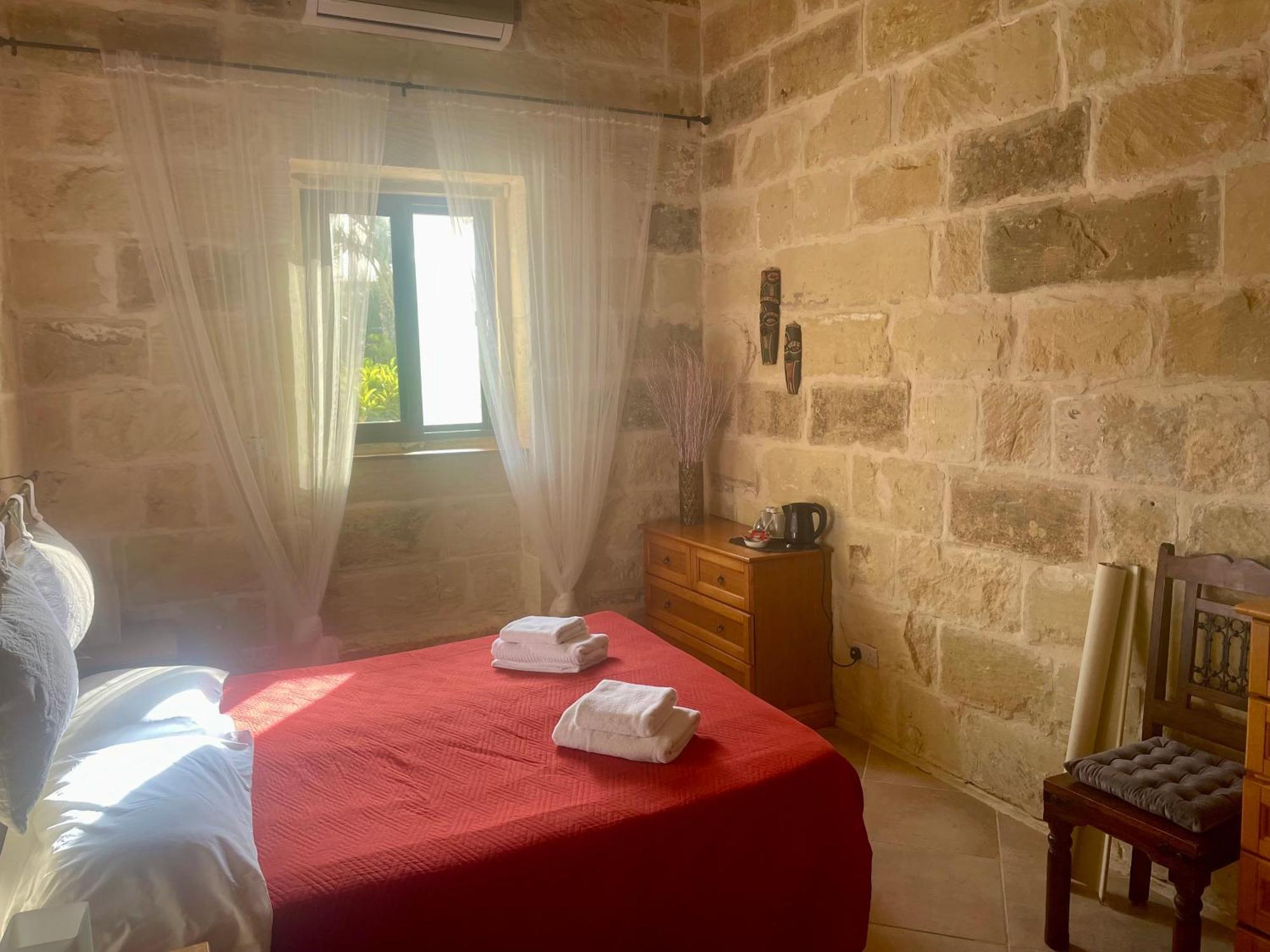 Gozo Ferrieha B&B Qala Zimmer foto