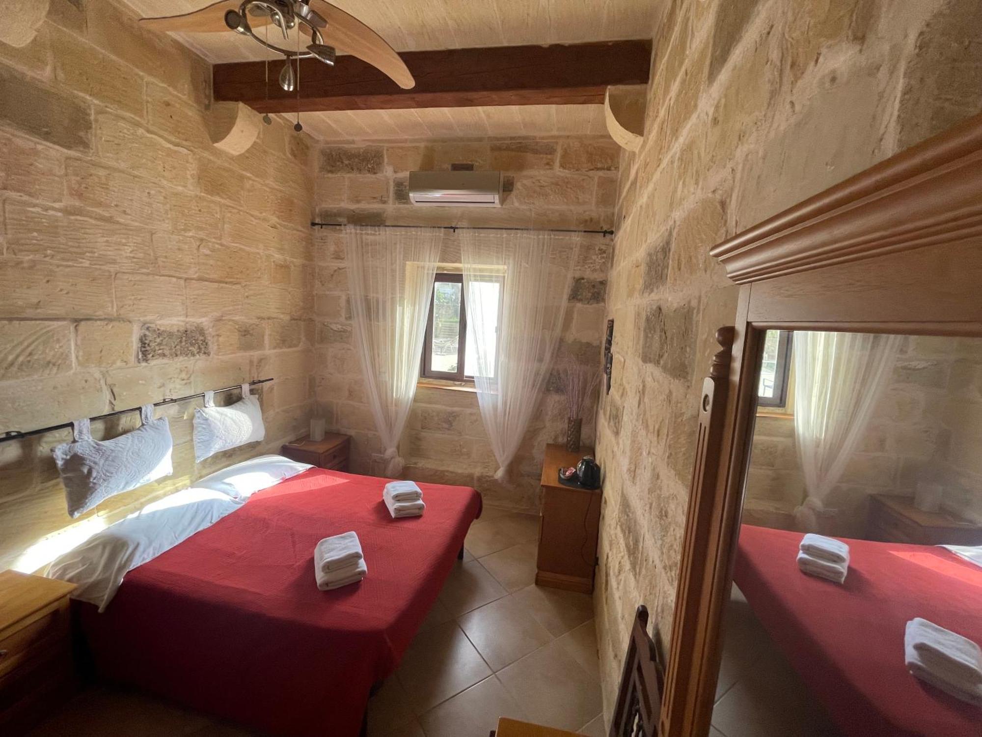 Gozo Ferrieha B&B Qala Zimmer foto